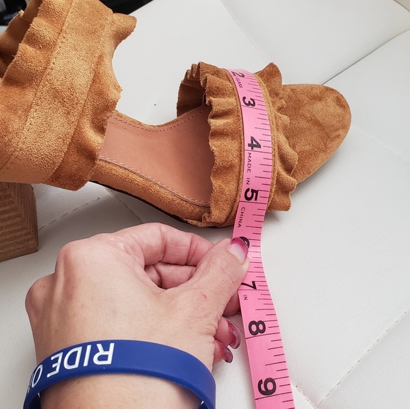 RACHEL CASUAL RUFFLE BLOCK HEEL - Picture 6 of 7